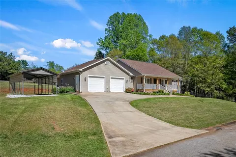 54 Abbott Ln, Walhalla, SC 29691