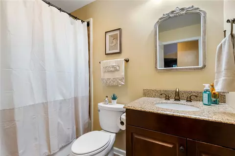 Bath - 54 Abbott Ln, Walhalla, SC 29691 photo 3 of 4