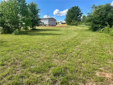 113 A Hamby Dr, Seneca, SC 29678 photo 5