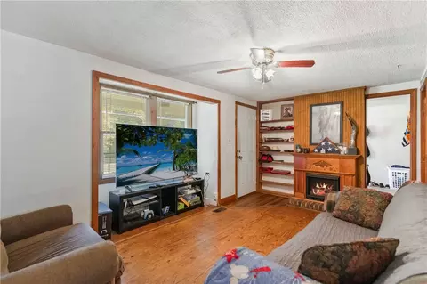 Living - 525 Firetower Rd, Williamston, SC 29697 photo 1 of 2