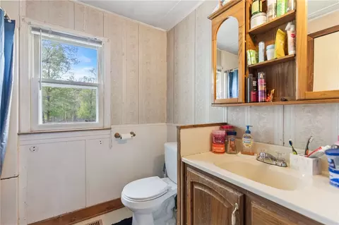 Bath - 525 Firetower Rd, Williamston, SC 29697 photo 1 of 2