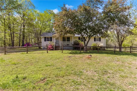 525 Firetower Rd, Williamston, SC 29697