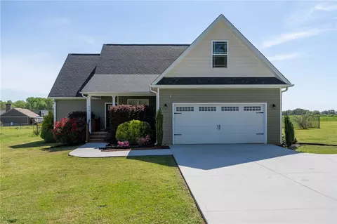 Exterior - 616 New Hope Rd, Anderson, SC 29626 photo 2 of 10