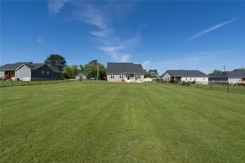 Exterior - 616 New Hope Rd, Anderson, SC 29626 photo 6 of 10