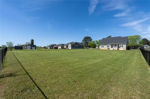 Exterior - 616 New Hope Rd, Anderson, SC 29626 photo 7 of 10