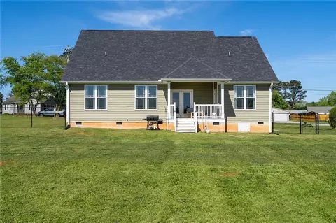 Exterior - 616 New Hope Rd, Anderson, SC 29626 photo 8 of 10