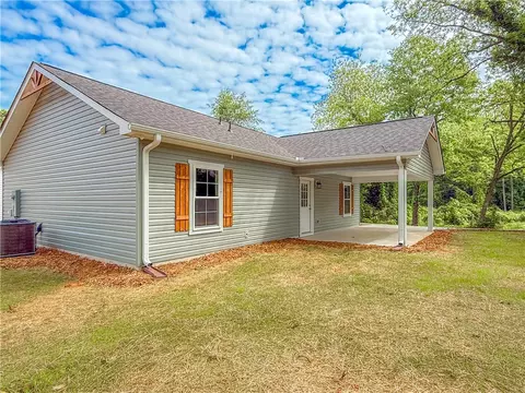 309 Code Cir, Seneca, SC 29678 photo 3
