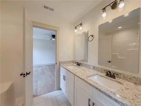 Bath - 315 Code Cir, Seneca, SC 29678 photo 2 of 5