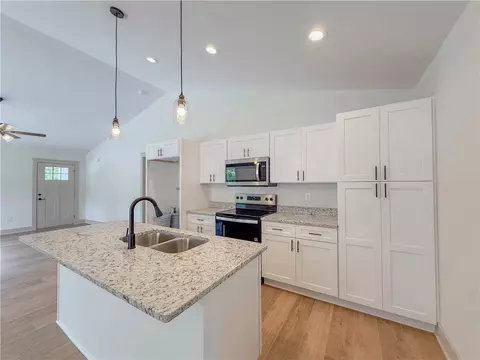 Kitchen - 315 Code Cir, Seneca, SC 29678 photo 4 of 6