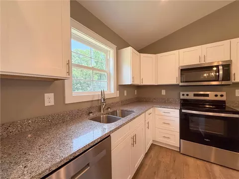 Kitchen - 324 Code Cir, Seneca, SC 29678 photo 4 of 4