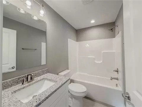 Bath - 324 Code Cir, Seneca, SC 29678 photo 3 of 4