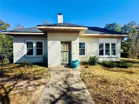 704 North St, Greenwood, SC 29649