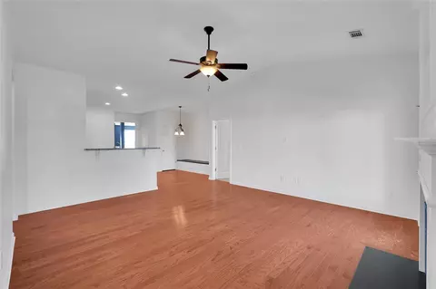 Living - 7 Harwick Ct, Easley, SC 29642 photo 8 of 9