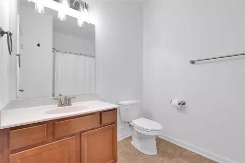 Bath - 7 Harwick Ct, Easley, SC 29642 photo 2 of 2