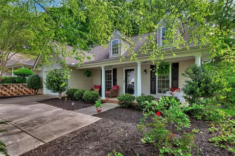 132 Grand Oak Cir, Pendleton, SC 29670