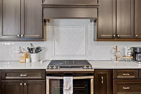 Kitchen - 544 Paramount Dr, Seneca, SC 29672 photo 4 of 5