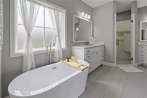 Bath - 544 Paramount Dr, Seneca, SC 29672 photo 2 of 2