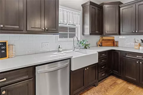 Kitchen - 544 Paramount Dr, Seneca, SC 29672 photo 2 of 5