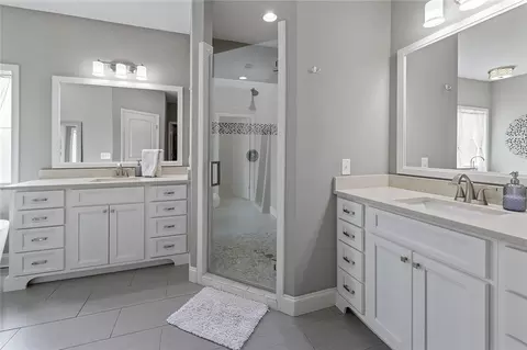 Bath - 544 Paramount Dr, Seneca, SC 29672 photo 1 of 2