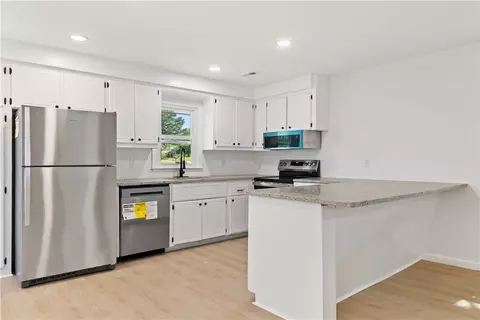 Kitchen - 1739 Coffee Rd, Westminster, SC 29693 photo 1 of 2