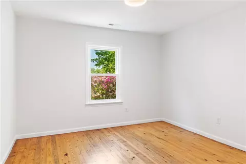 Bedroom - 1739 Coffee Rd, Westminster, SC 29693 photo 2 of 4