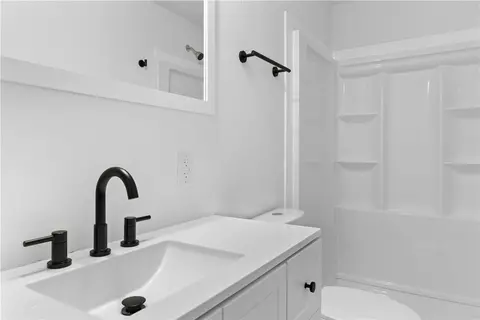 Bath - 1739 Coffee Rd, Westminster, SC 29693 photo 1 of 2