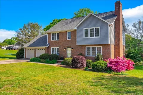 203 Huntington Rd, Easley, SC 29642