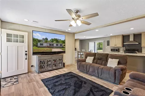 213 Bluefield Rd, Starr, SC 29684 photo 3