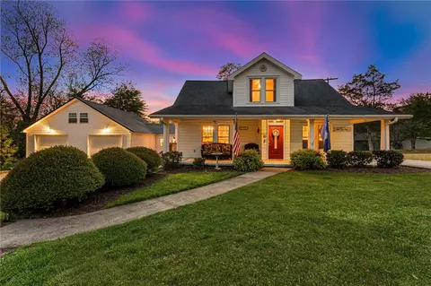 205 Harrison Ave, Walhalla, SC 29691
