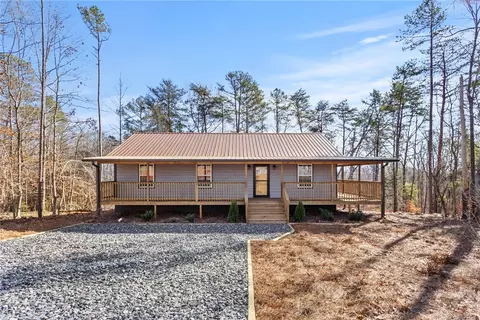 105 Kenwood Dr, Westminster, SC 29693