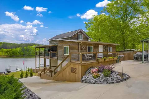 108 A Holt Dr, Iva, SC 29655
