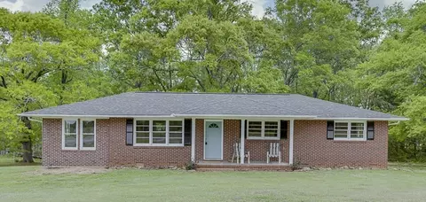 100 Mary St, Iva, SC 29655