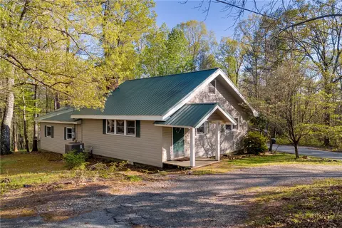 105 Bonner Rd, Mountain Rest, SC 29664