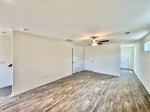 Living - 513 Seaborn Cir, Pendleton, SC 29670 photo 3 of 3