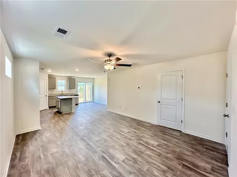 Living - 513 Seaborn Cir, Pendleton, SC 29670 photo 1 of 3