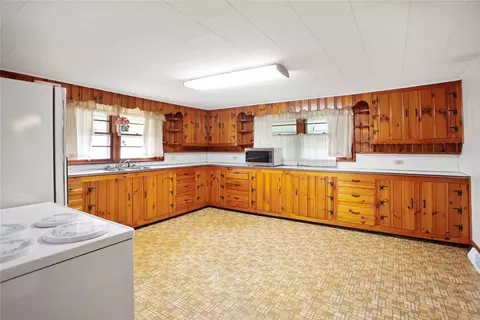 Kitchen - 1 Green St, Pelzer, SC 29669 photo 2 of 3