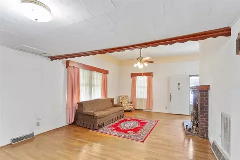 Living - 1 Green St, Pelzer, SC 29669 photo 3 of 4
