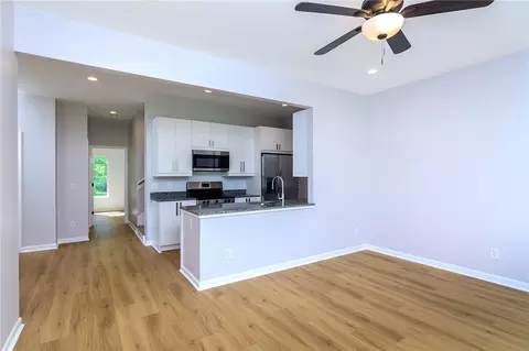 Living - 13 Spring St, Pelzer, SC 29669 photo 2 of 5