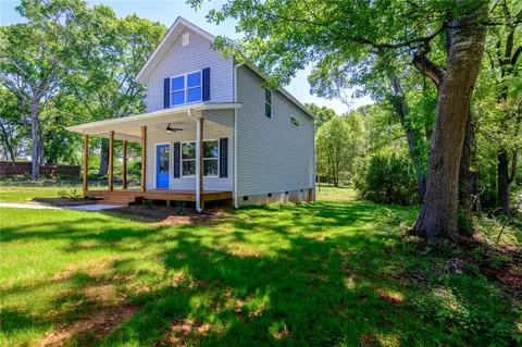 13 Spring St, Pelzer, SC 29669