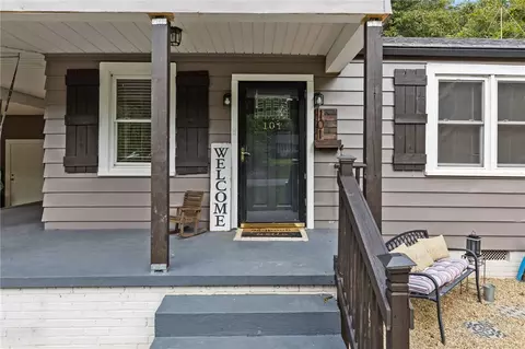 Exterior - 101 S D St, Easley, SC 29640 photo 3 of 10