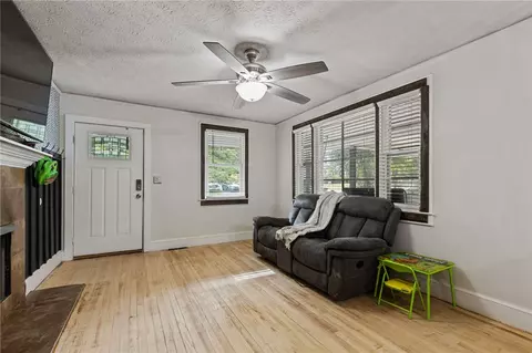 Living - 101 S D St, Easley, SC 29640 photo 2 of 3