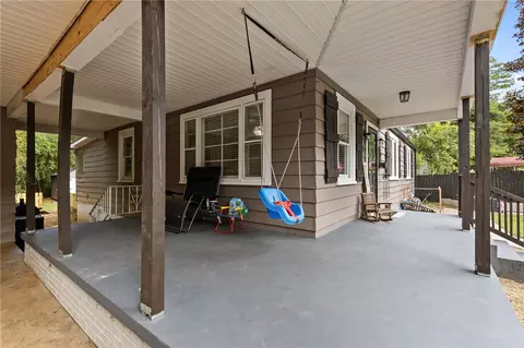 Exterior - 101 S D St, Easley, SC 29640 photo 2 of 10