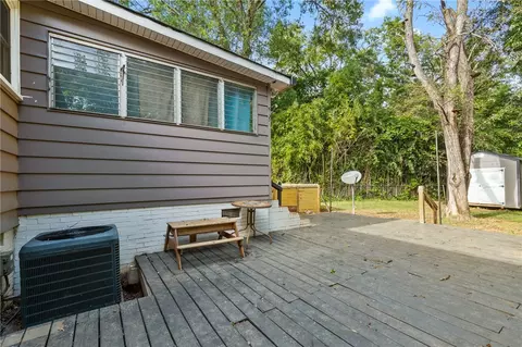 Exterior - 101 S D St, Easley, SC 29640 photo 6 of 10