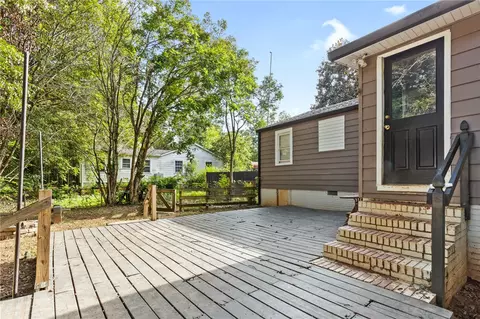 Exterior - 101 S D St, Easley, SC 29640 photo 5 of 10