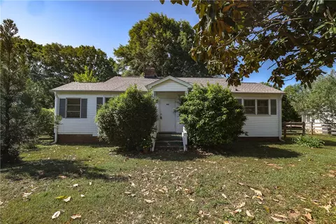 420 E Queen St, Pendleton, SC 29670