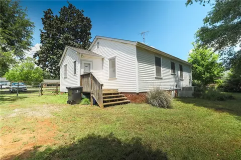 420 E Queen St, Pendleton, SC 29670 photo 5