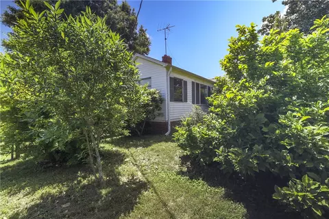 420 E Queen St, Pendleton, SC 29670 photo 4