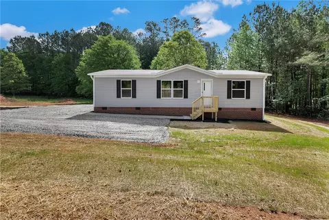 109 Viewmont Dr, Fair Play, SC 29643