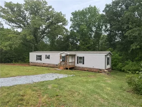 147 Cricket Ln, Easley, SC 29640