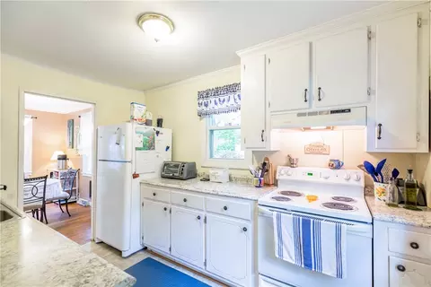 Kitchen - 839 Crouch Dr, Pendleton, SC 29670 photo 2 of 3